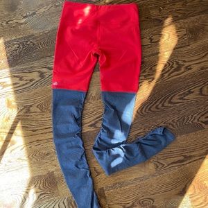 ALO Yoga Goddess Leggings - Size Medium